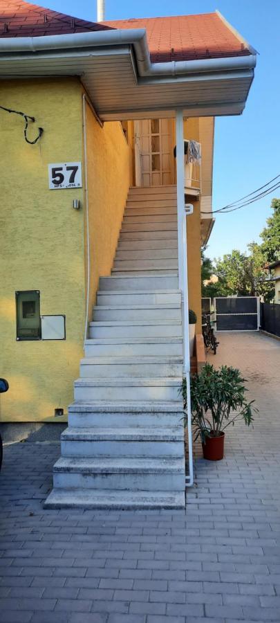 Hi-Bp Garden City Batsanyi Apartment 3 Rooms, Apartment Upstairs Near The City Train With Free Parking Budapest Exterior photo